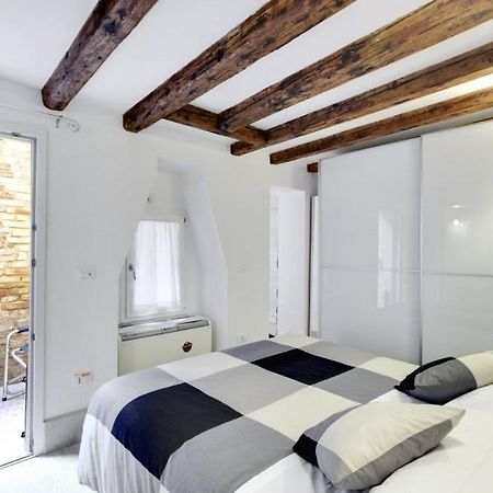 Cozy Apartment Up To 4 In Biennale Giardini By Bricola Apartments Венеция Экстерьер фото